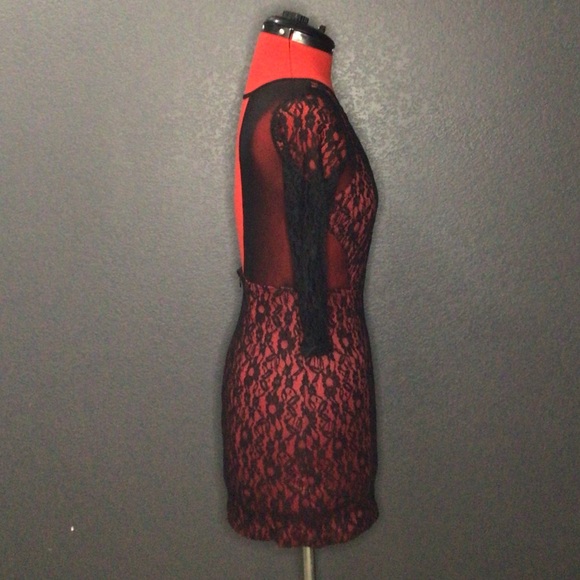 Mesh and lace dress - Picture 3 of 14